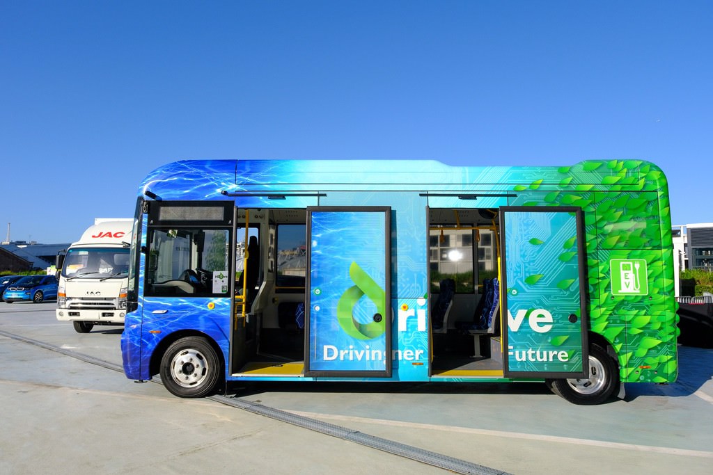 Electric bus